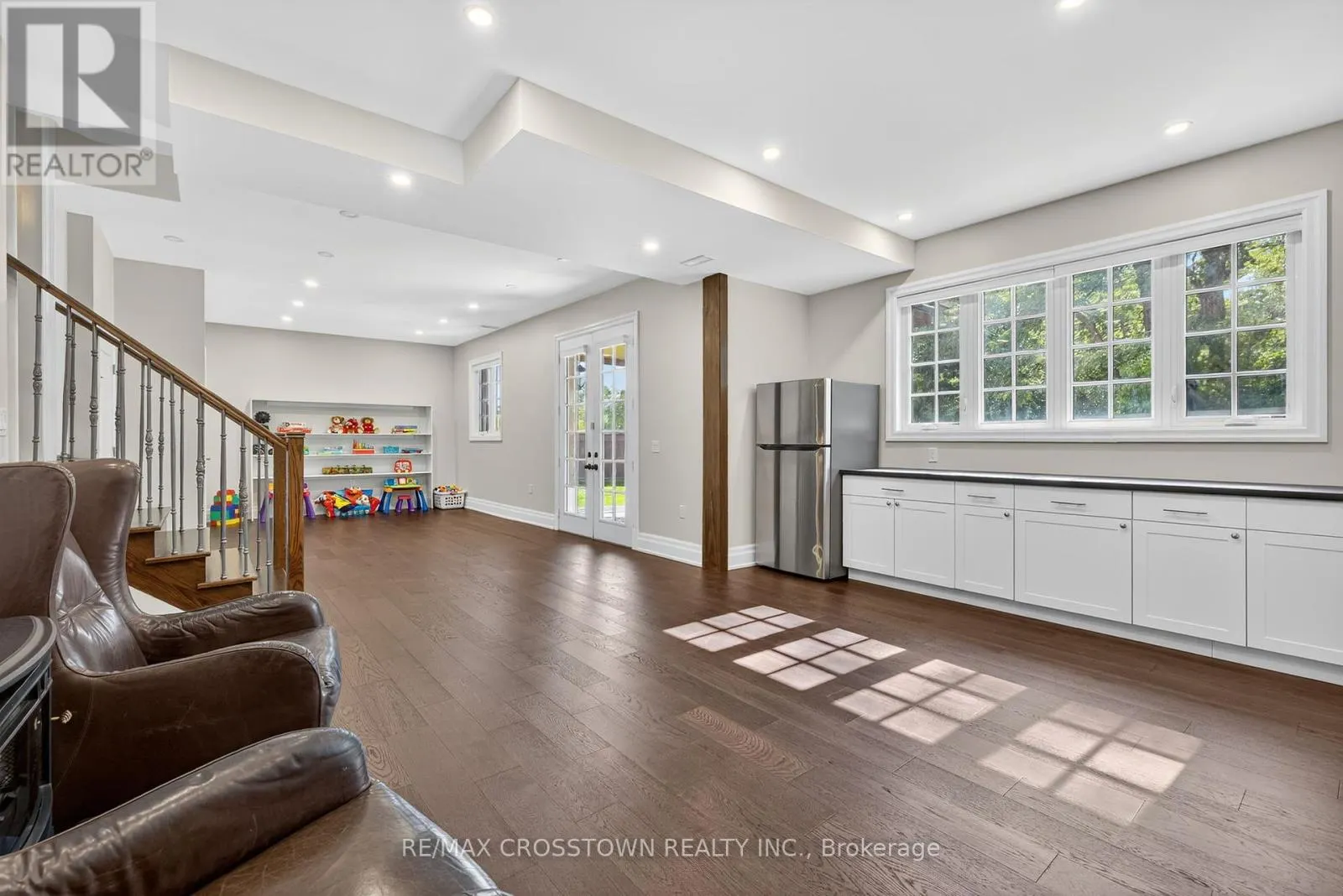 10 ANNSLEYWOOD COURT