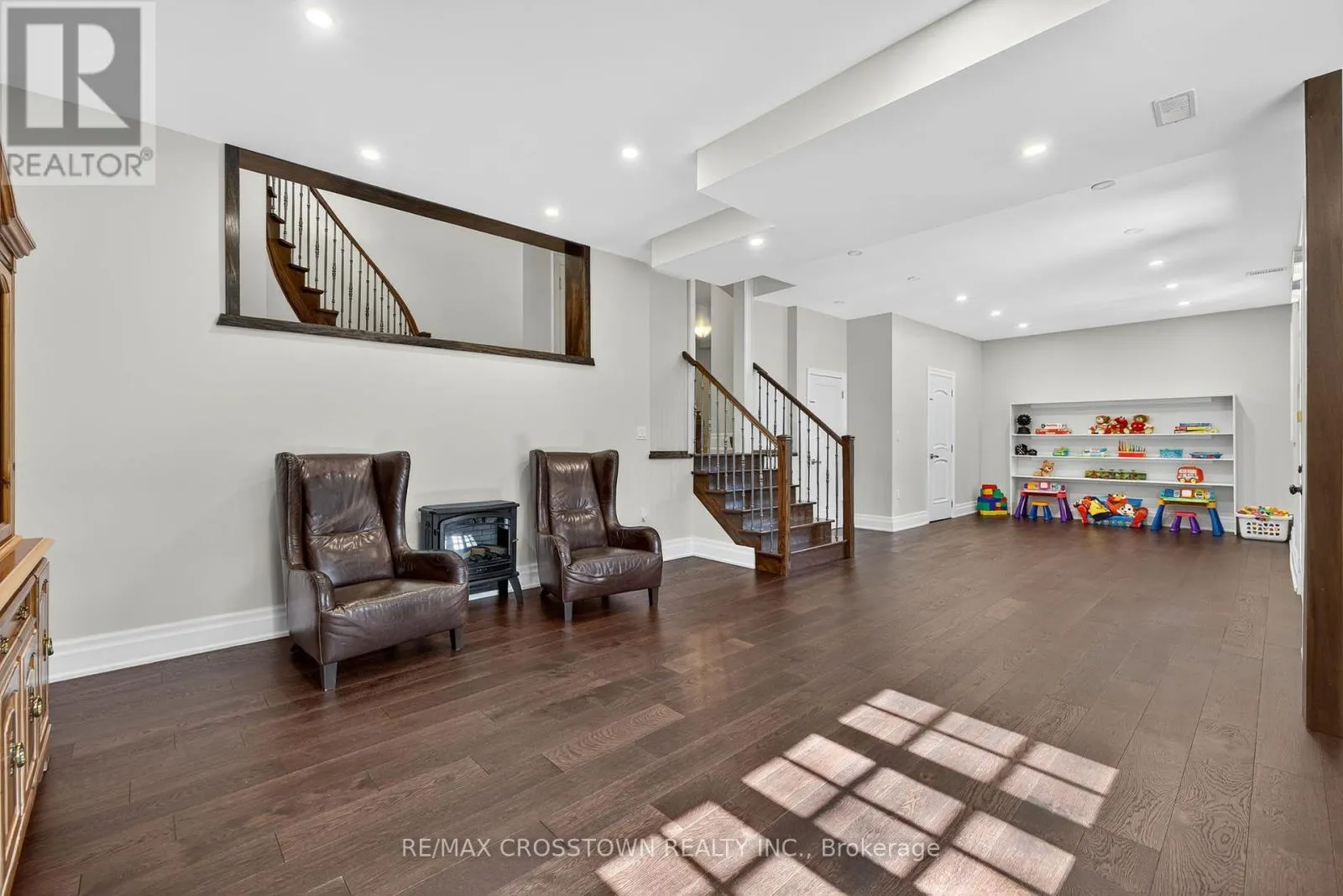 10 ANNSLEYWOOD COURT