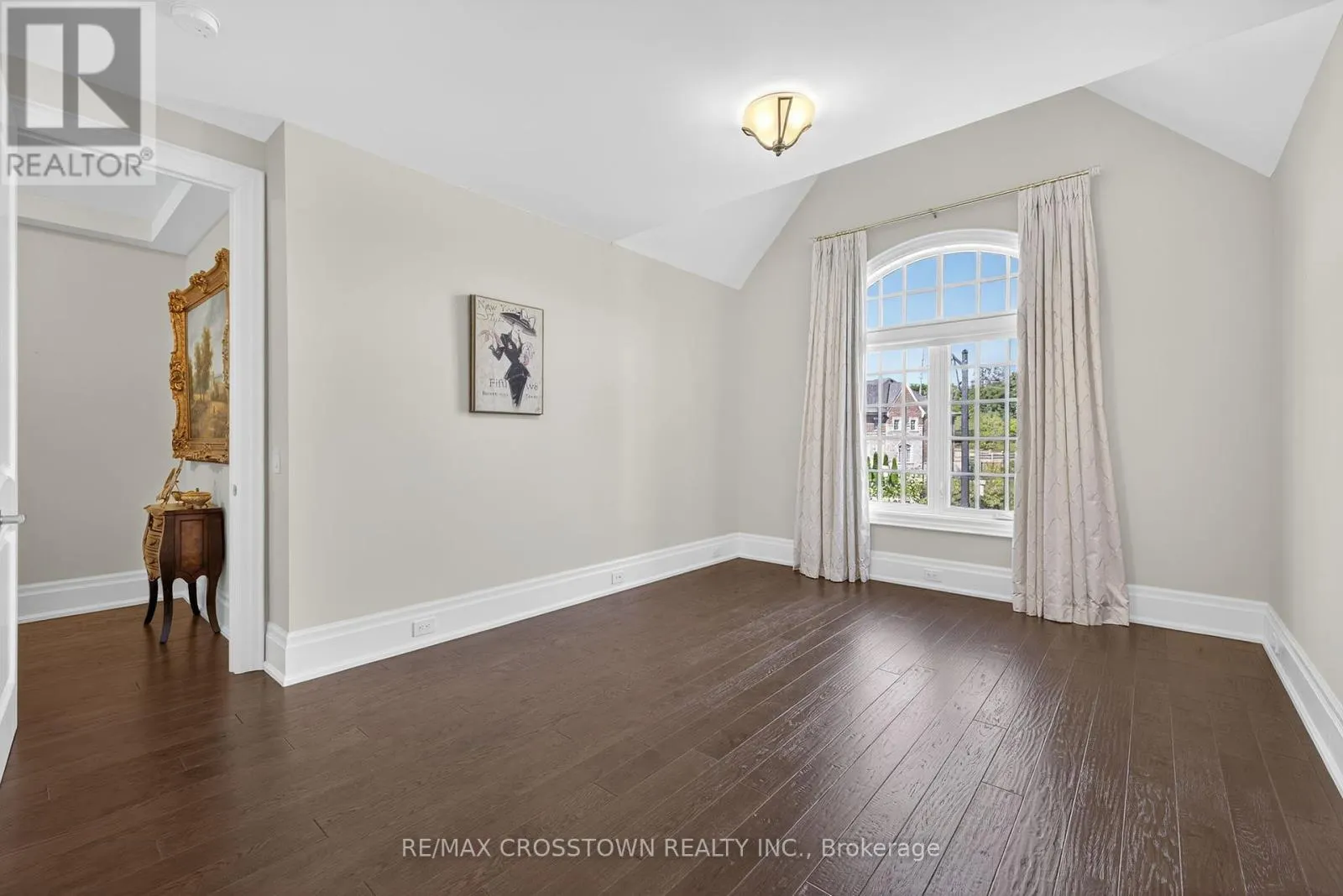 10 ANNSLEYWOOD COURT