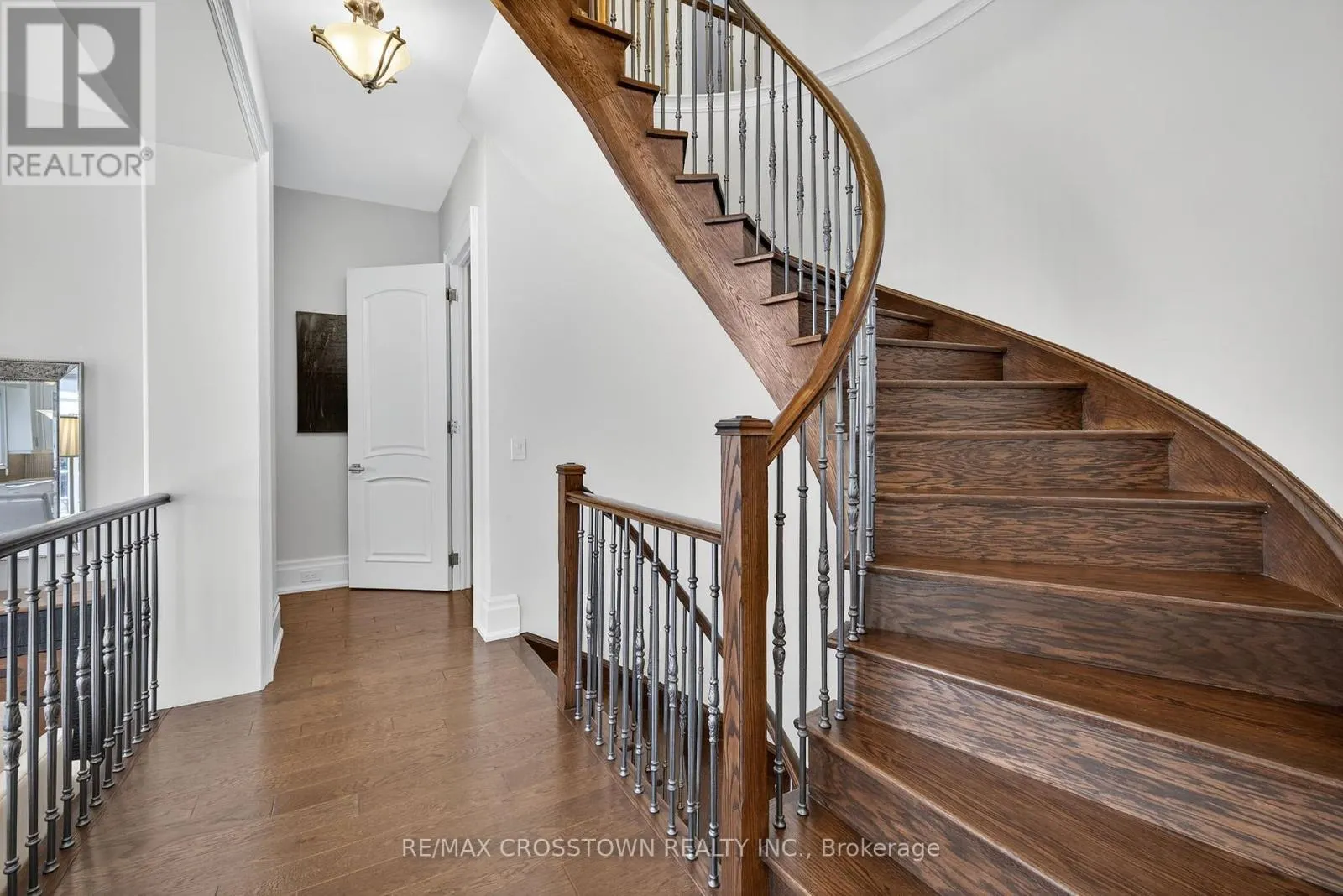 10 ANNSLEYWOOD COURT