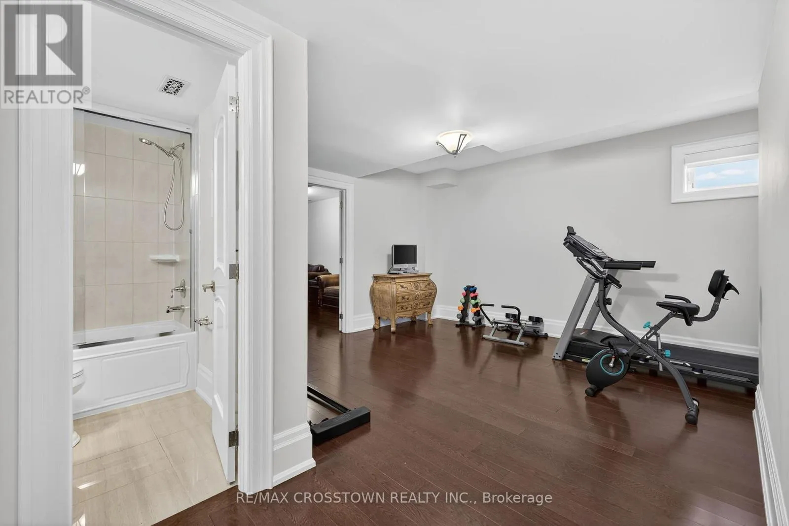 10 ANNSLEYWOOD COURT