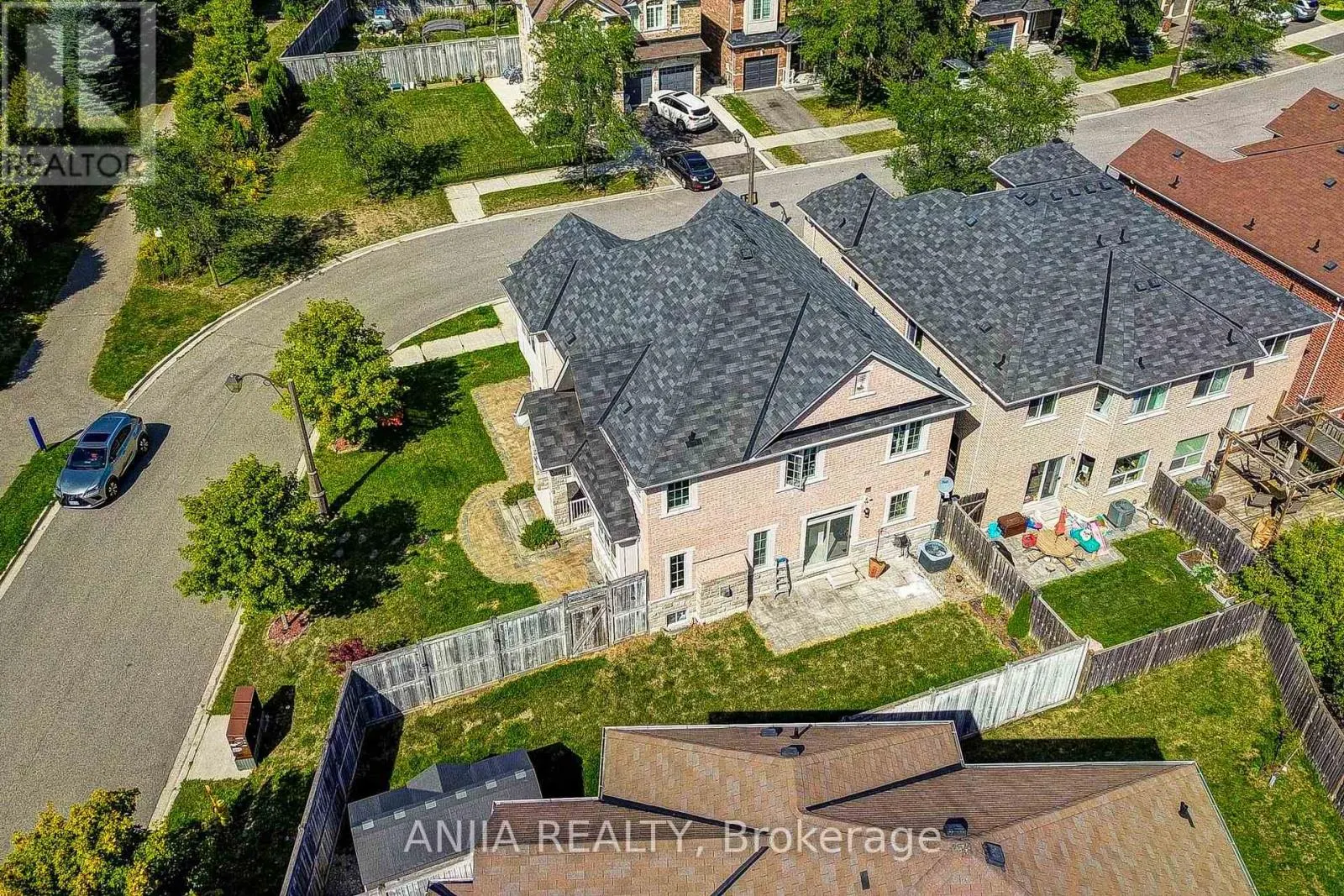 203 RICHARD UNDERHILL AVENUE