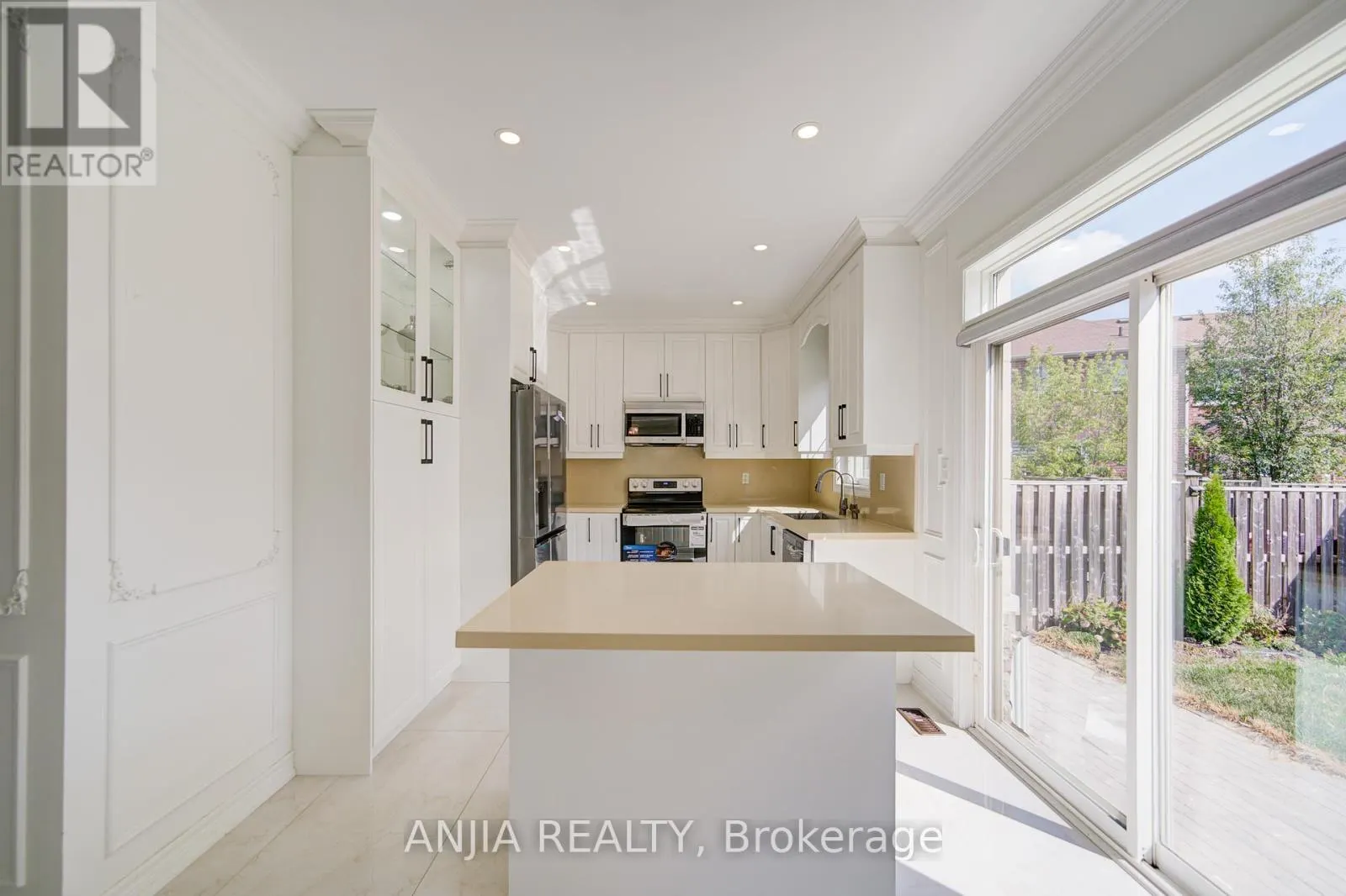 203 RICHARD UNDERHILL AVENUE