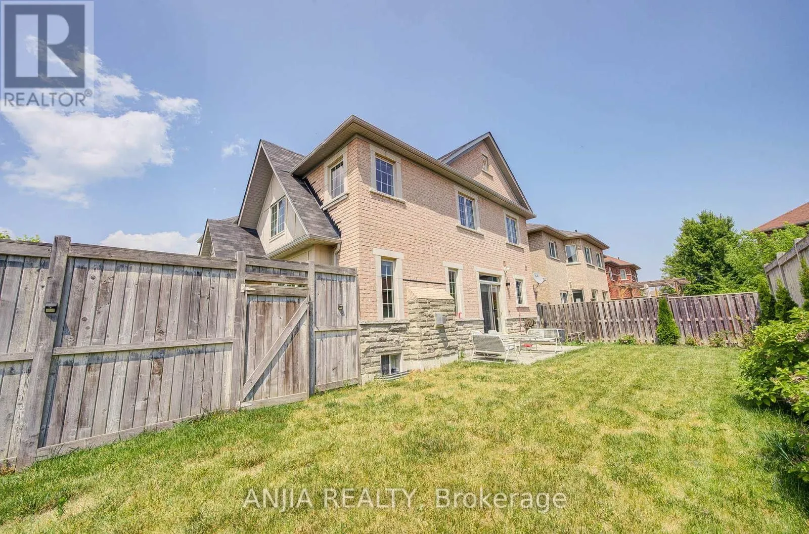 203 RICHARD UNDERHILL AVENUE