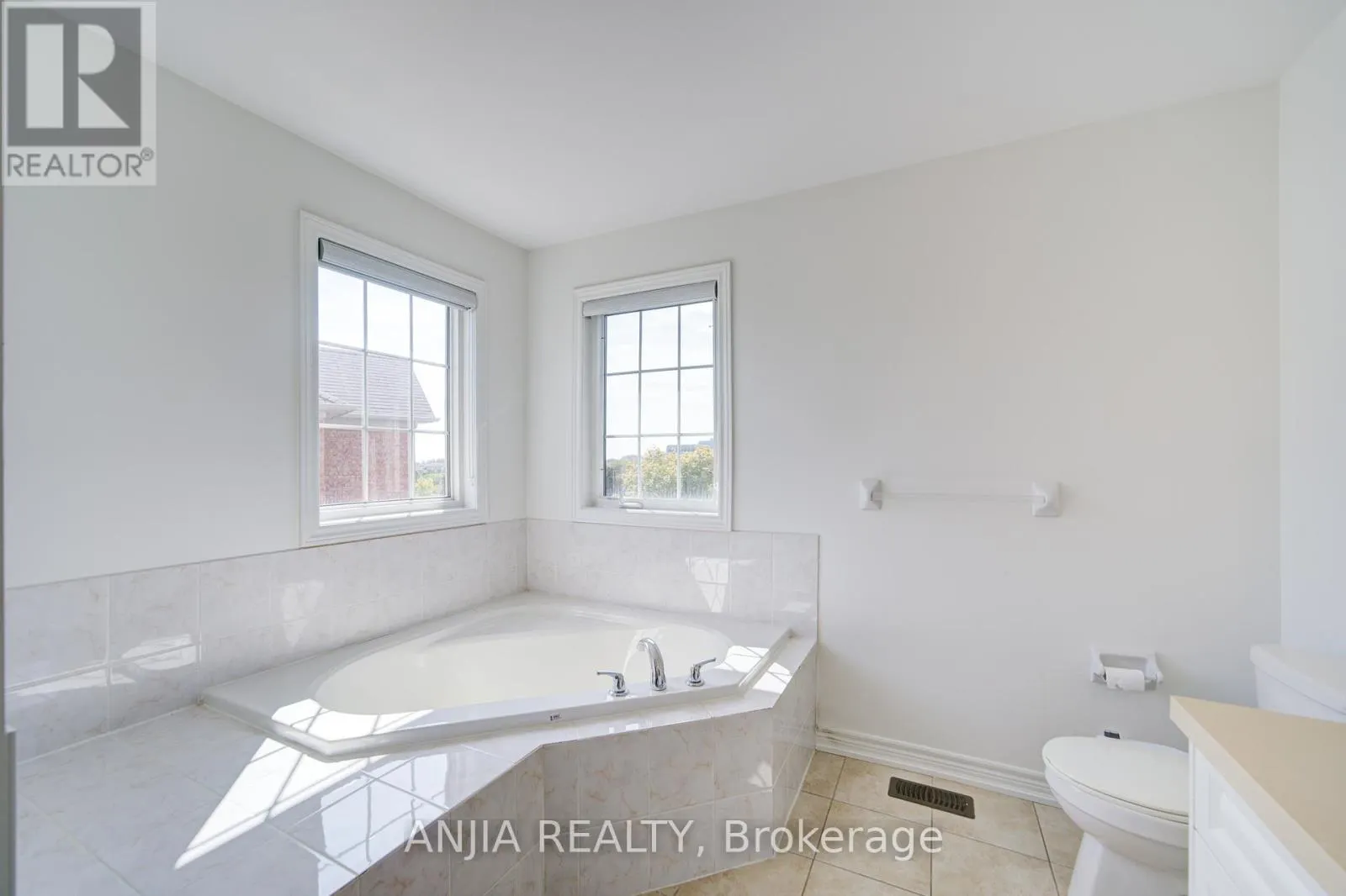 203 RICHARD UNDERHILL AVENUE