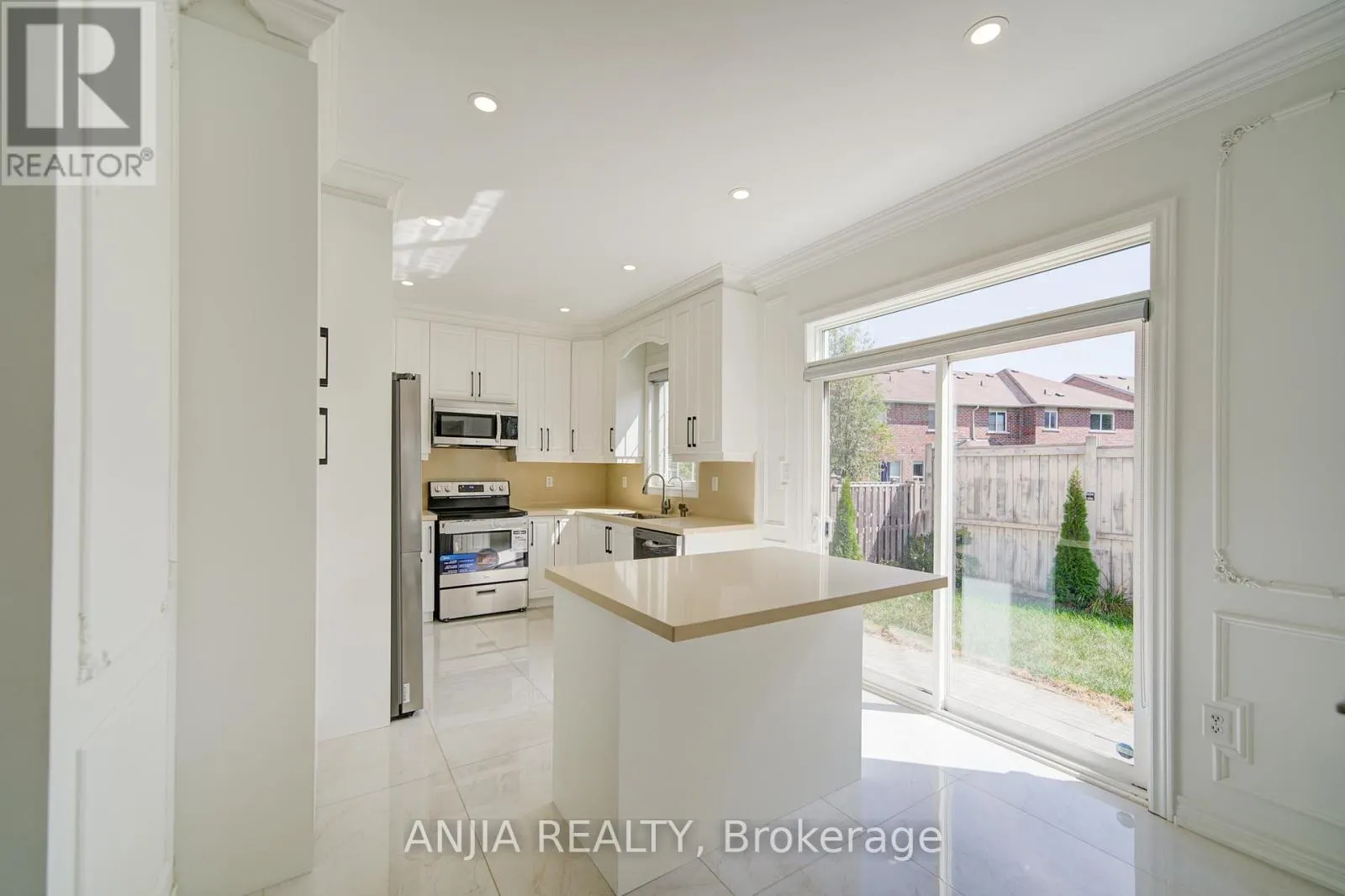 203 RICHARD UNDERHILL AVENUE