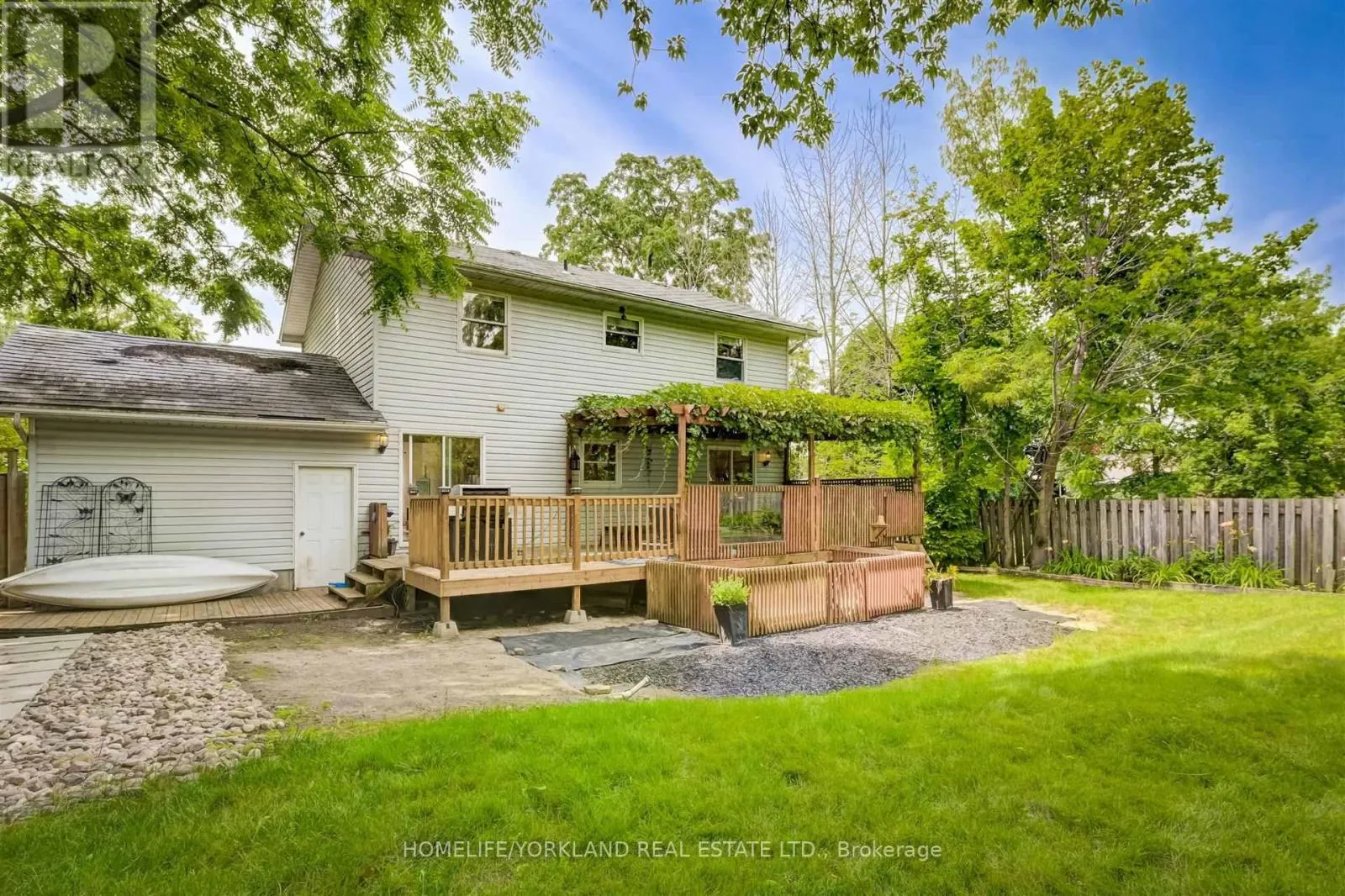 101 LAKE DRIVE N