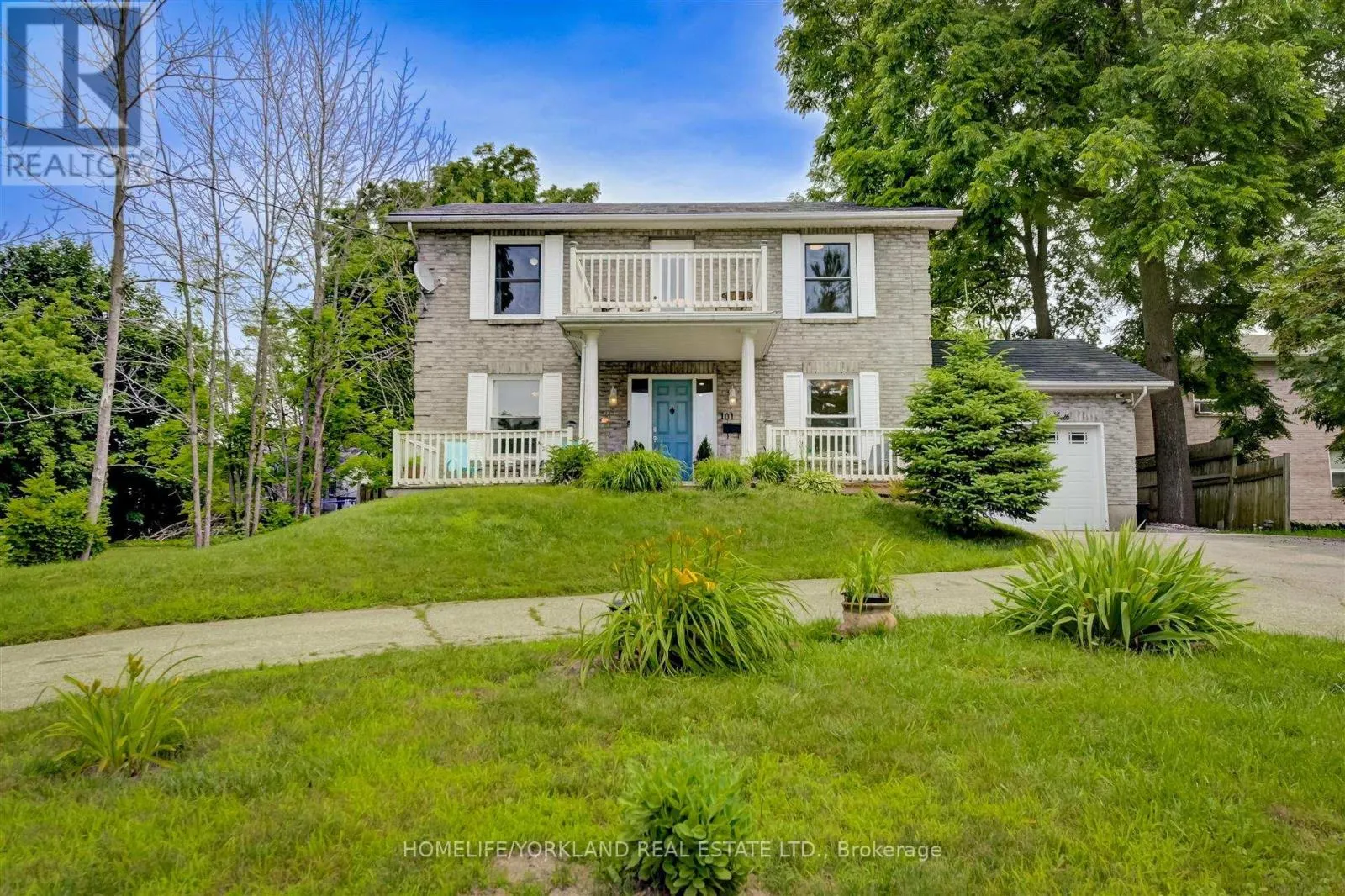 101 LAKE DRIVE N