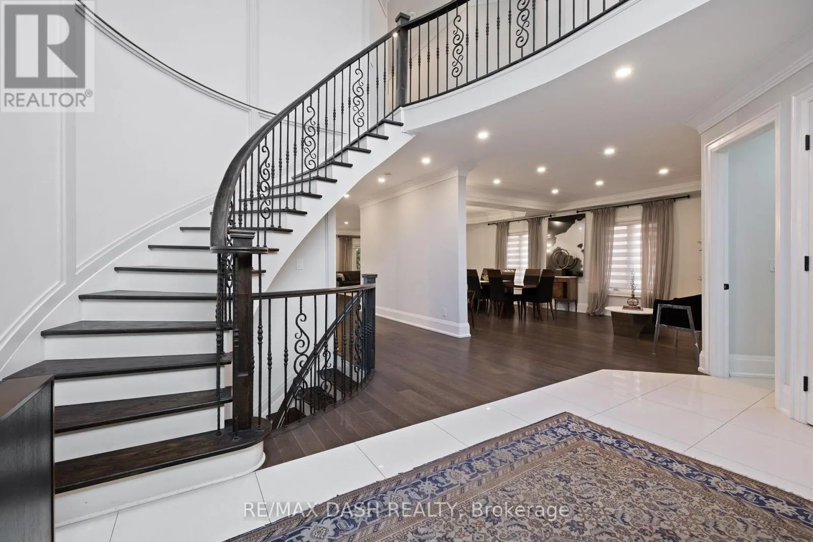87 VAUGHAN BOULEVARD