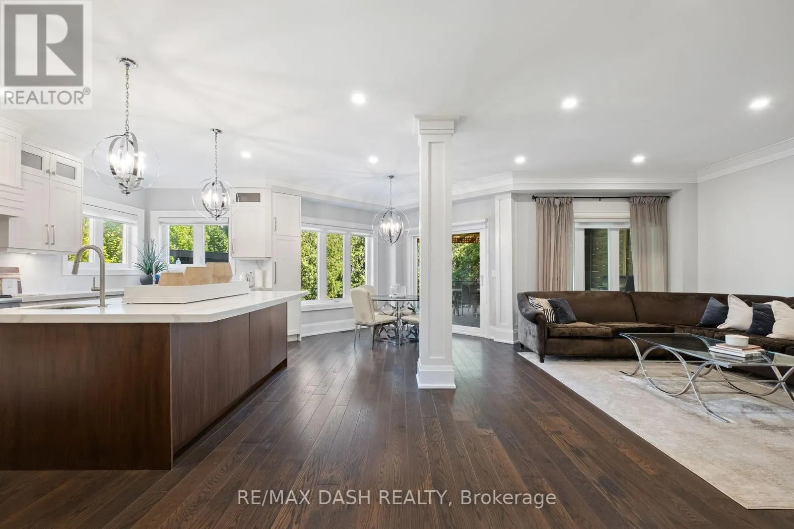 87 VAUGHAN BOULEVARD