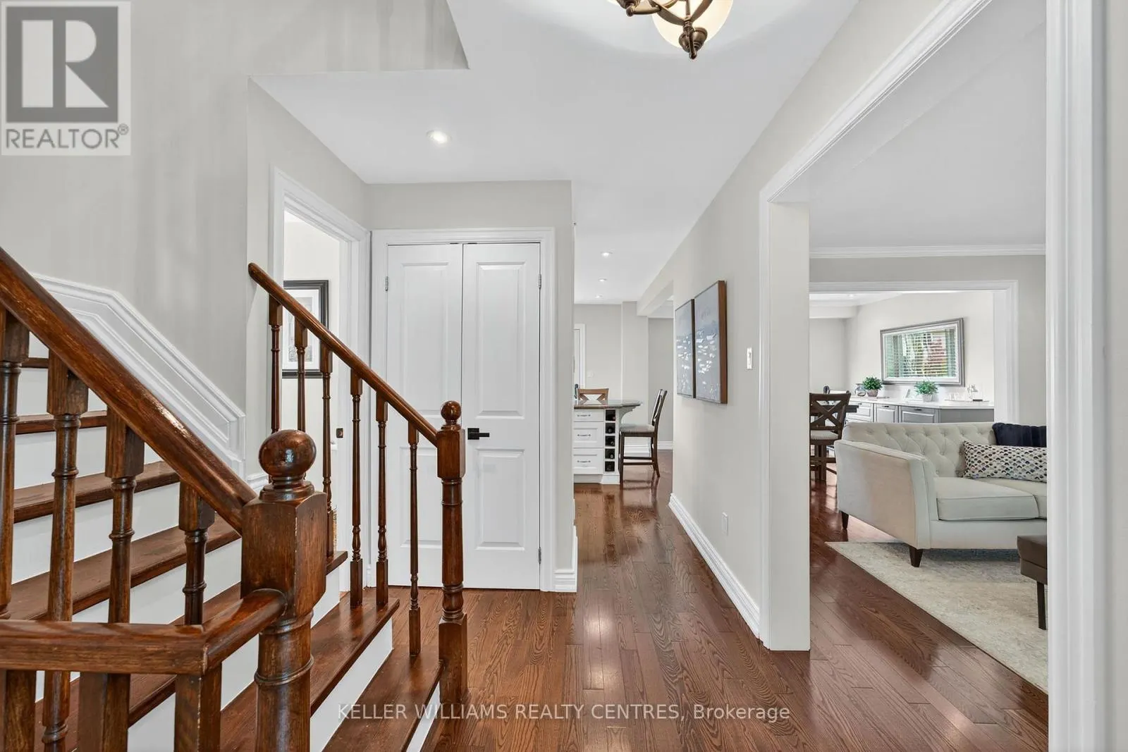 42 BUCHANAN CRESCENT