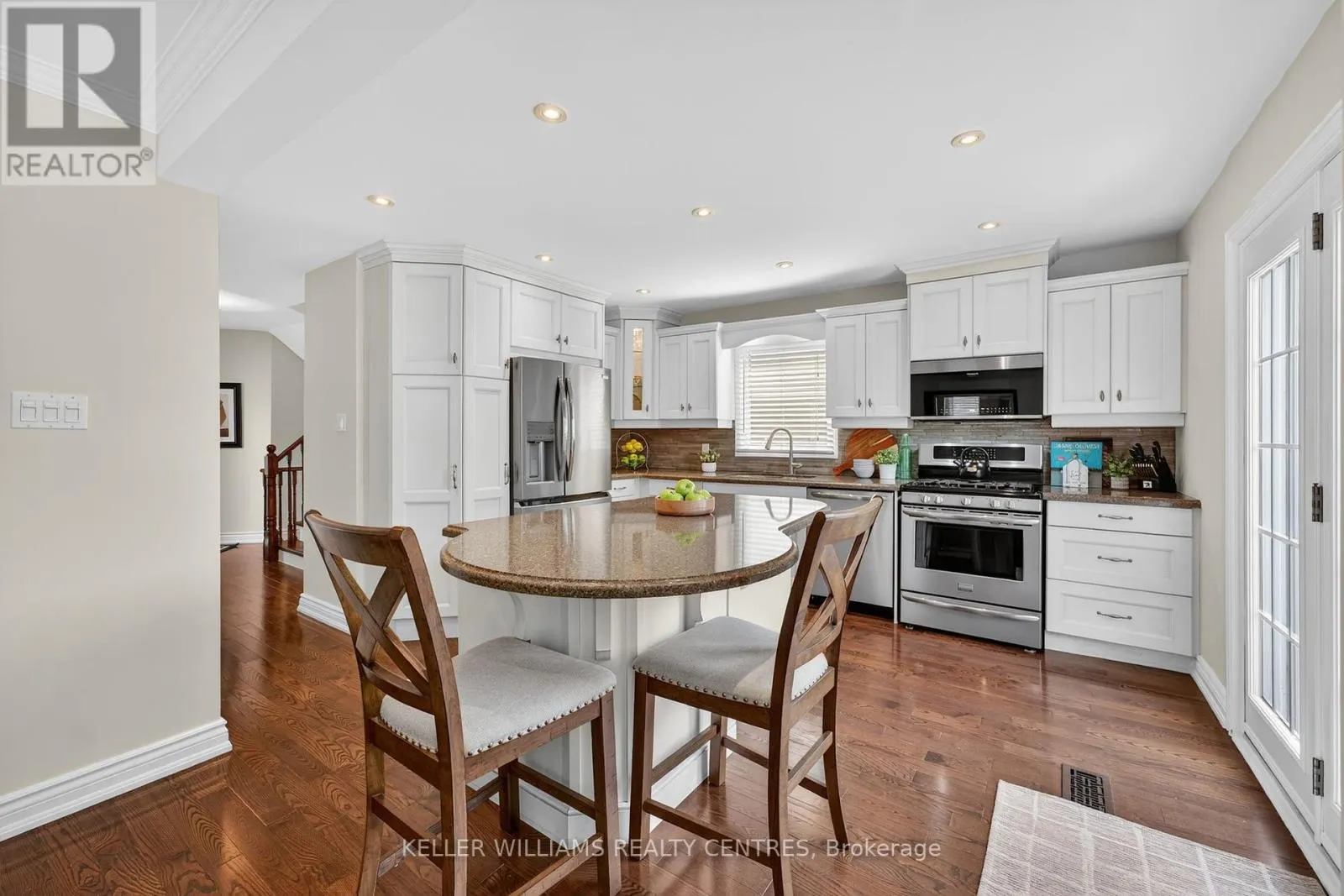 42 BUCHANAN CRESCENT