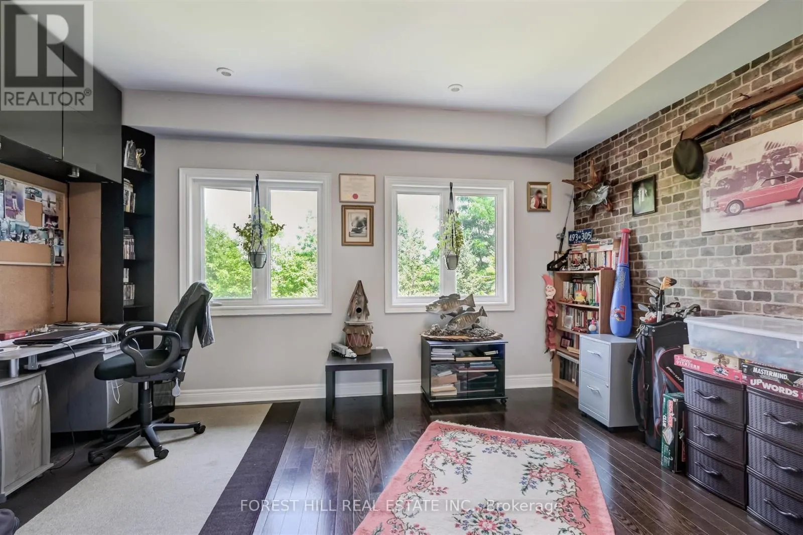 111 POWSELAND CRESCENT
