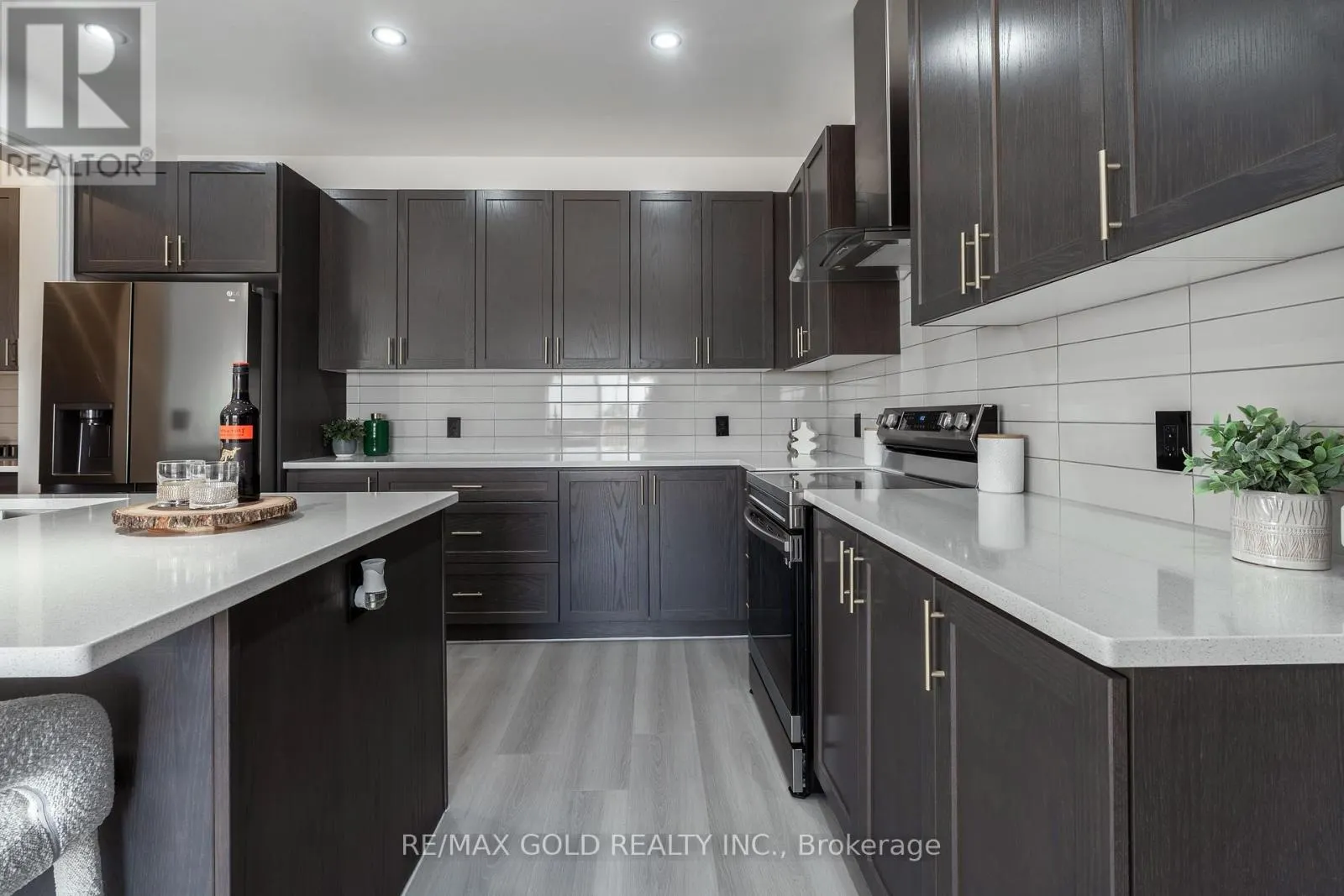 16 FRANK KELLY DRIVE