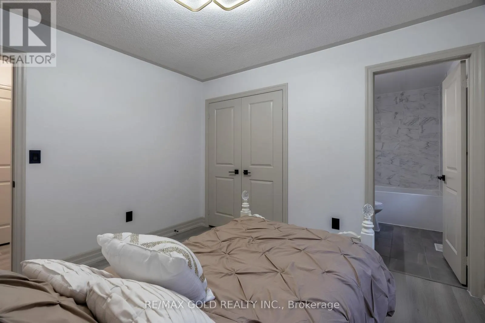 16 FRANK KELLY DRIVE