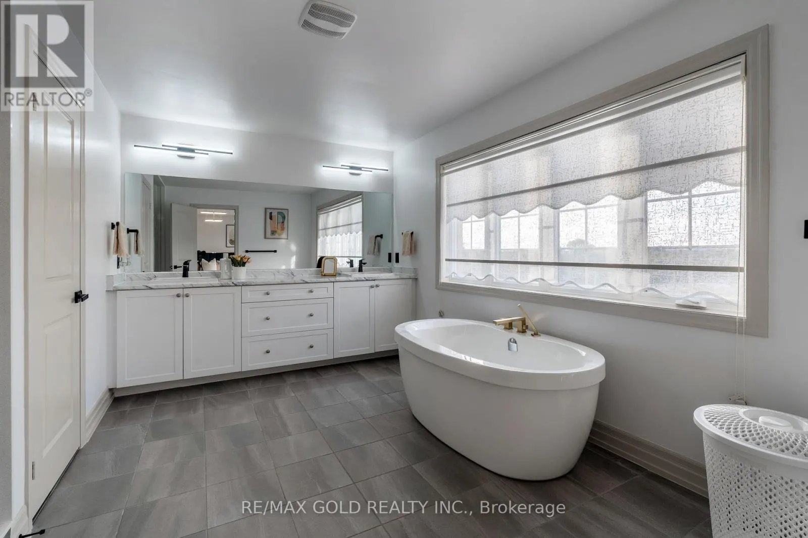 16 FRANK KELLY DRIVE