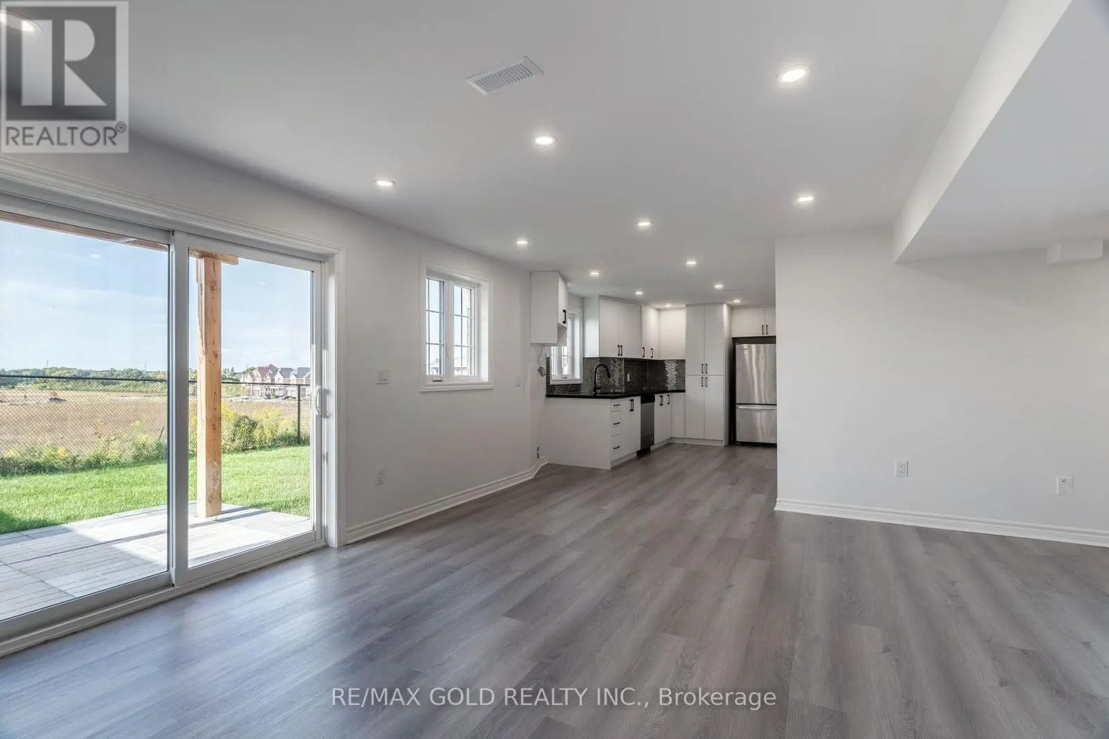 16 FRANK KELLY DRIVE