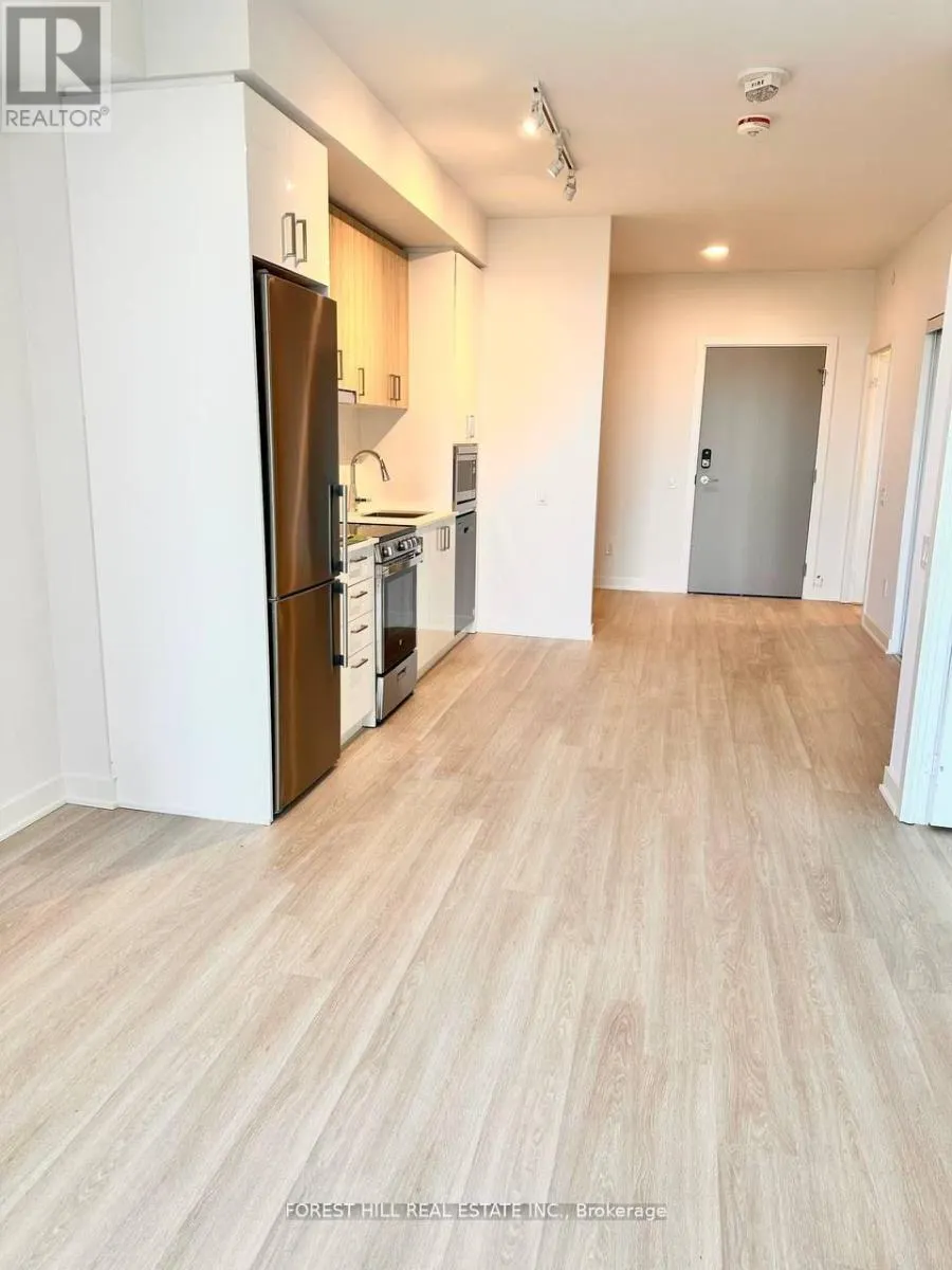B1804 - 50 UPPER MALL WAY