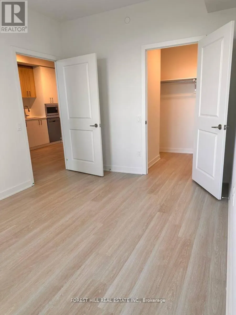 B1804 - 50 UPPER MALL WAY
