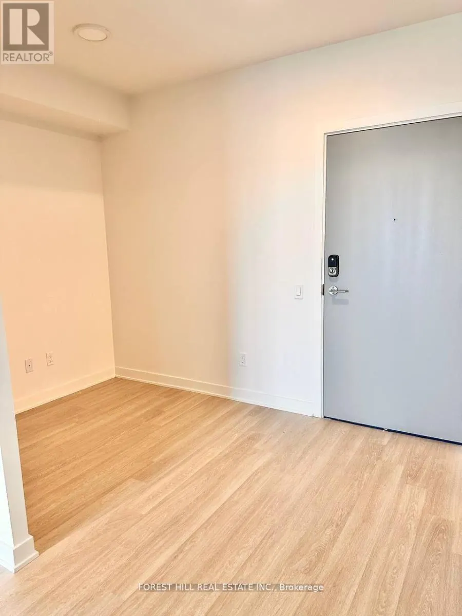 B1804 - 50 UPPER MALL WAY
