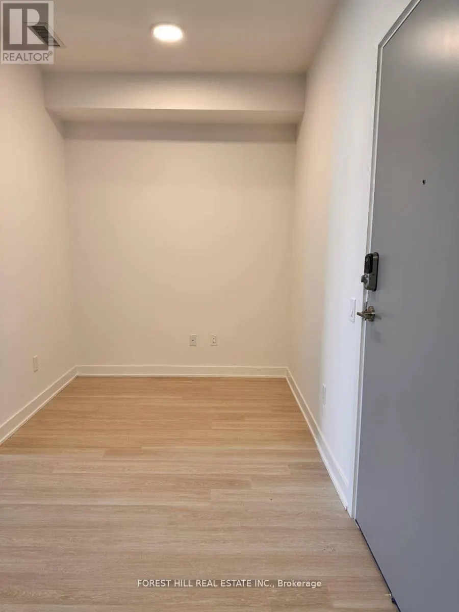 B1804 - 50 UPPER MALL WAY