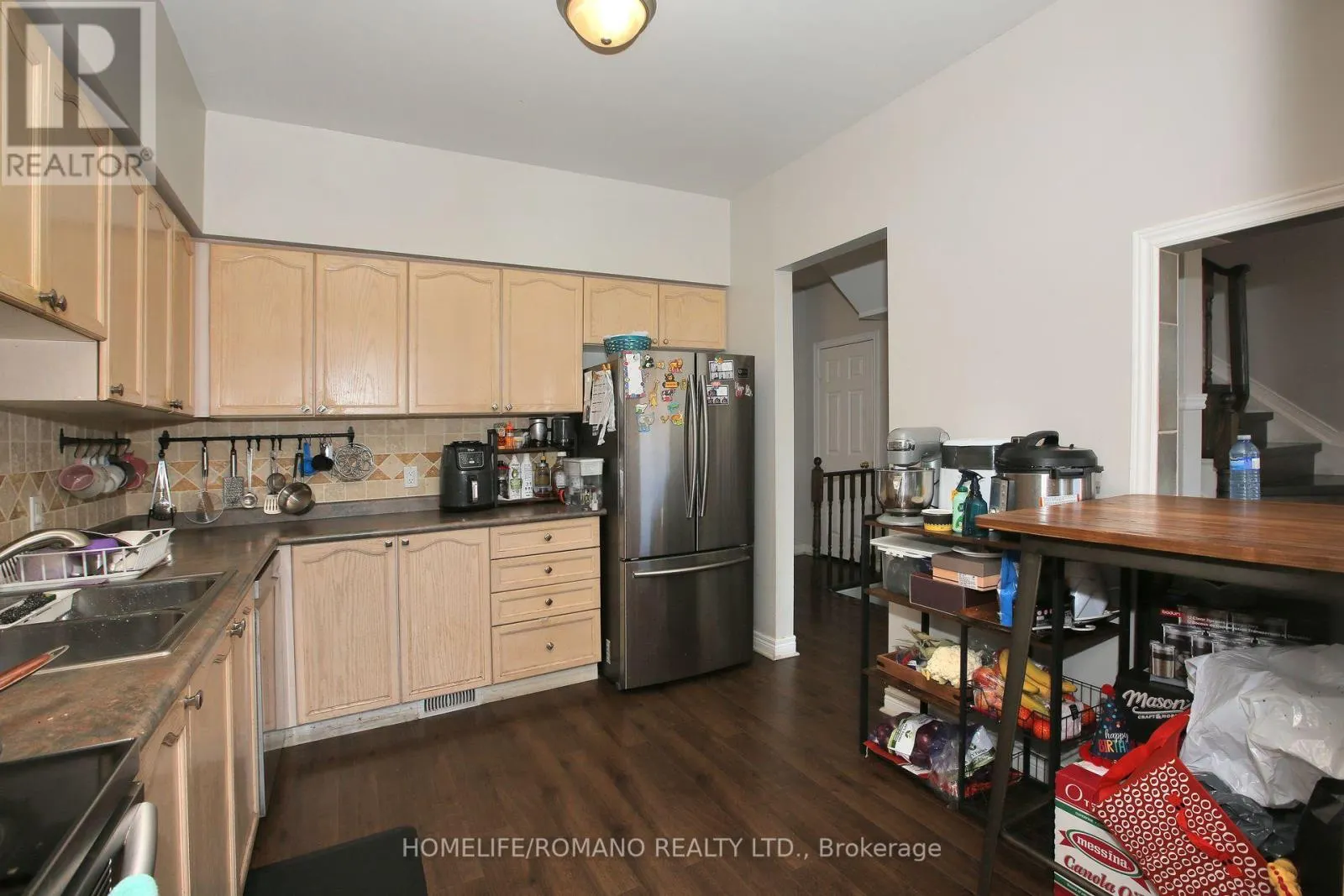37 RIDGEWAY COURT