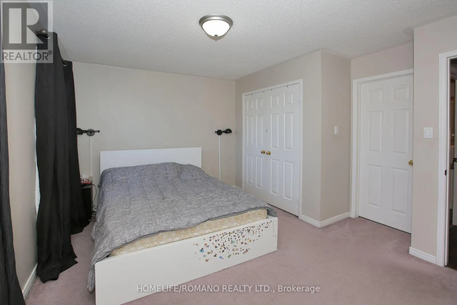 37 RIDGEWAY COURT