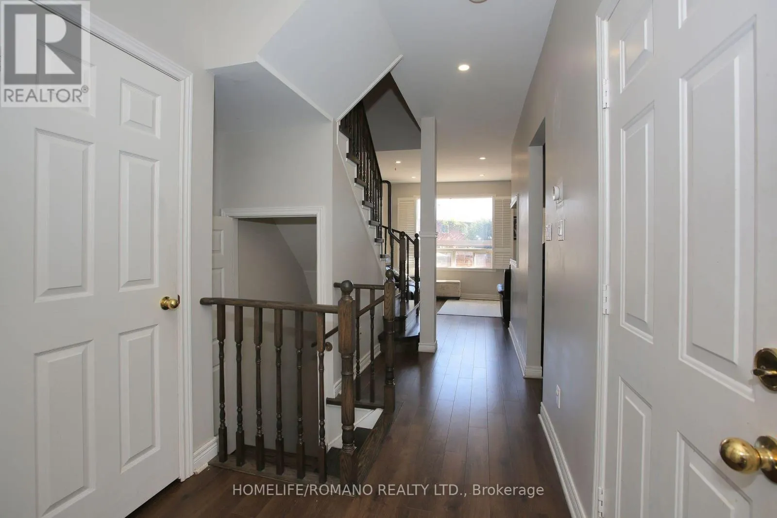37 RIDGEWAY COURT