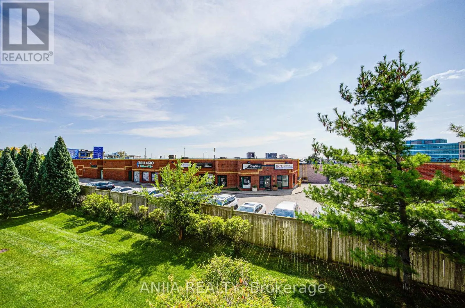 210 - 75 NORMAN BETHUNE AVENUE