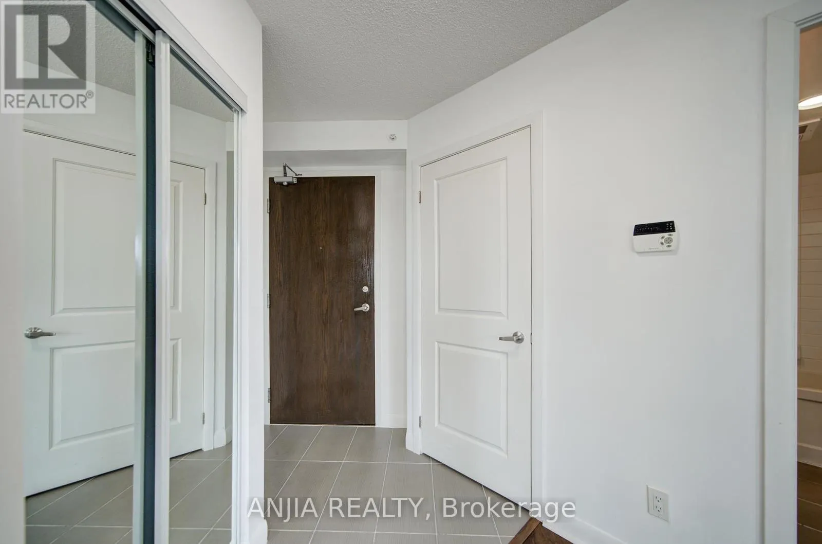 210 - 75 NORMAN BETHUNE AVENUE