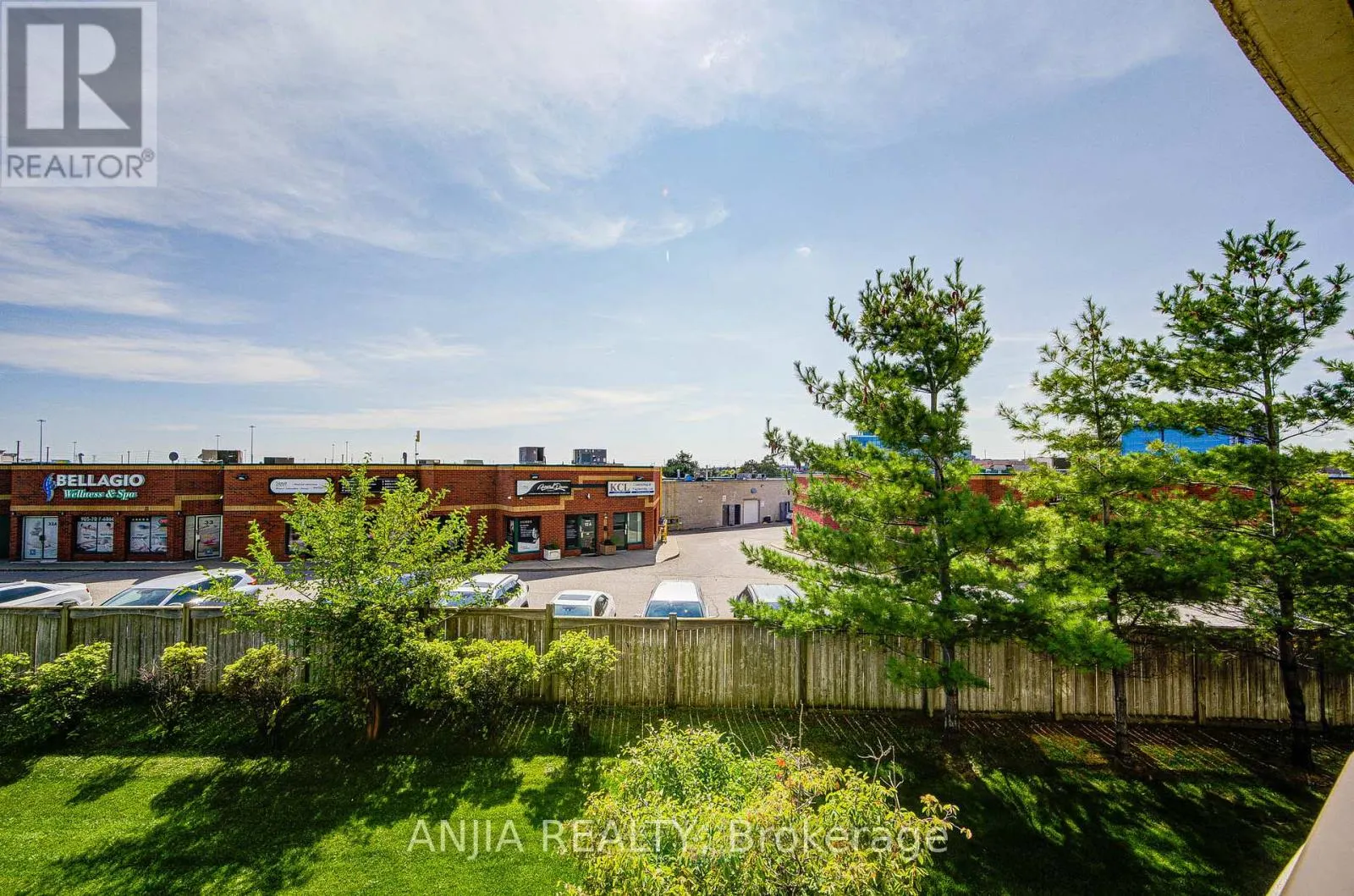 210 - 75 NORMAN BETHUNE AVENUE
