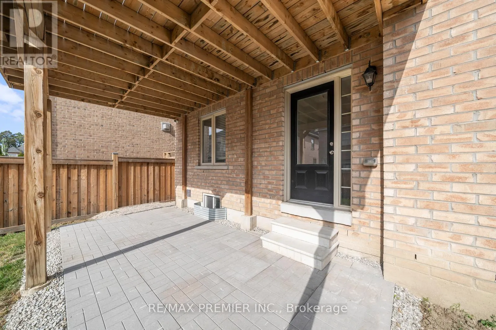 30 BANNOCKBURN DRIVE