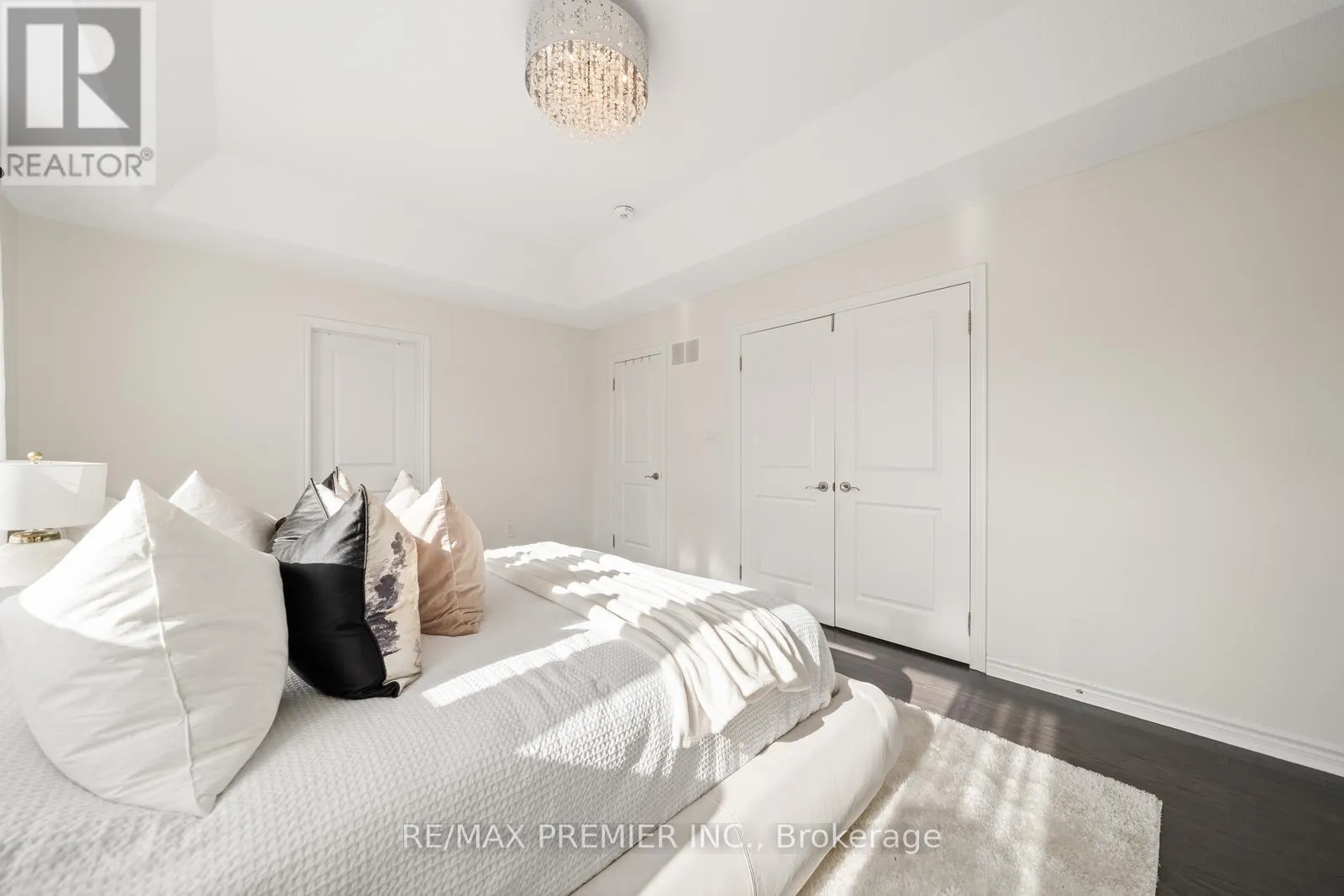 30 BANNOCKBURN DRIVE