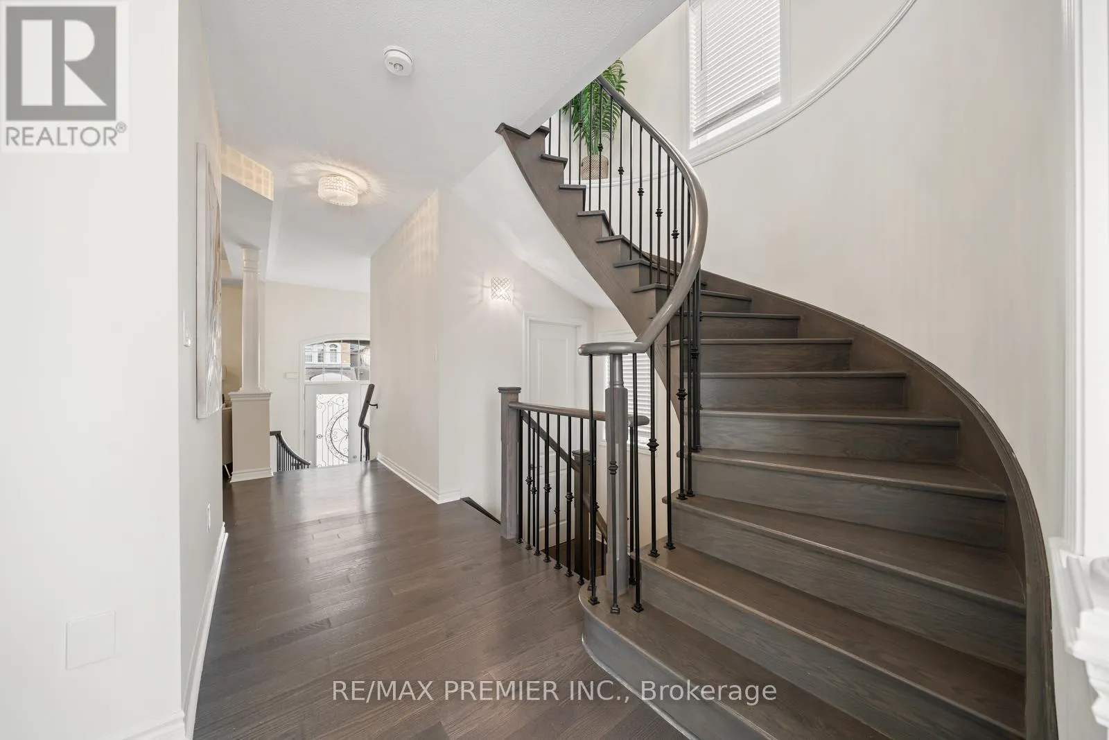 30 BANNOCKBURN DRIVE