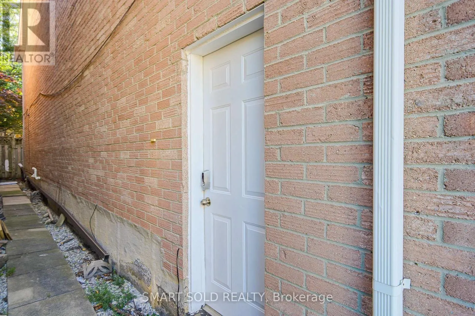 200 ROSEDALE HEIGHTS DRIVE