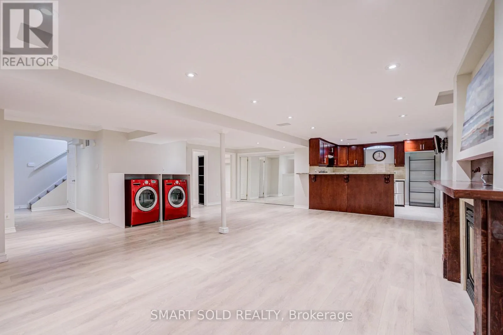200 ROSEDALE HEIGHTS DRIVE