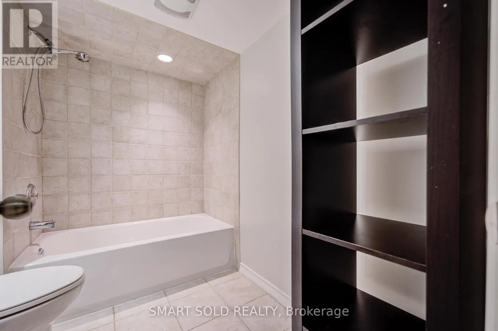 200 ROSEDALE HEIGHTS DRIVE