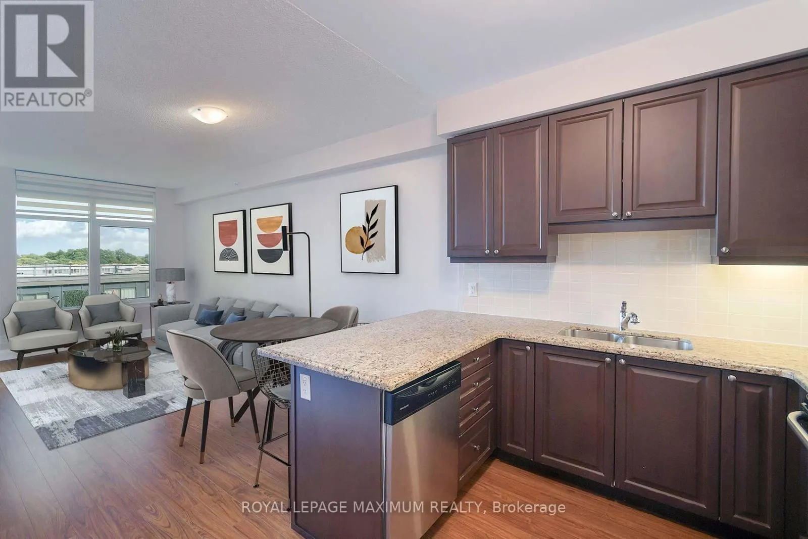 312 - 12 WOODSTREAM BOULEVARD