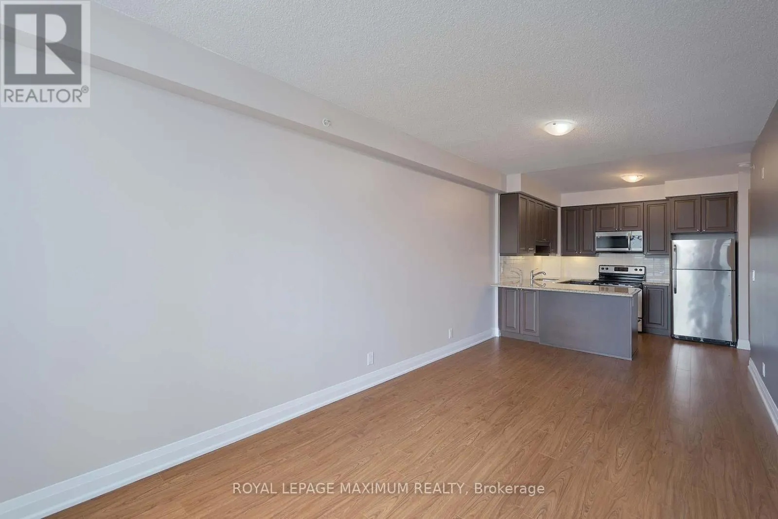 312 - 12 WOODSTREAM BOULEVARD
