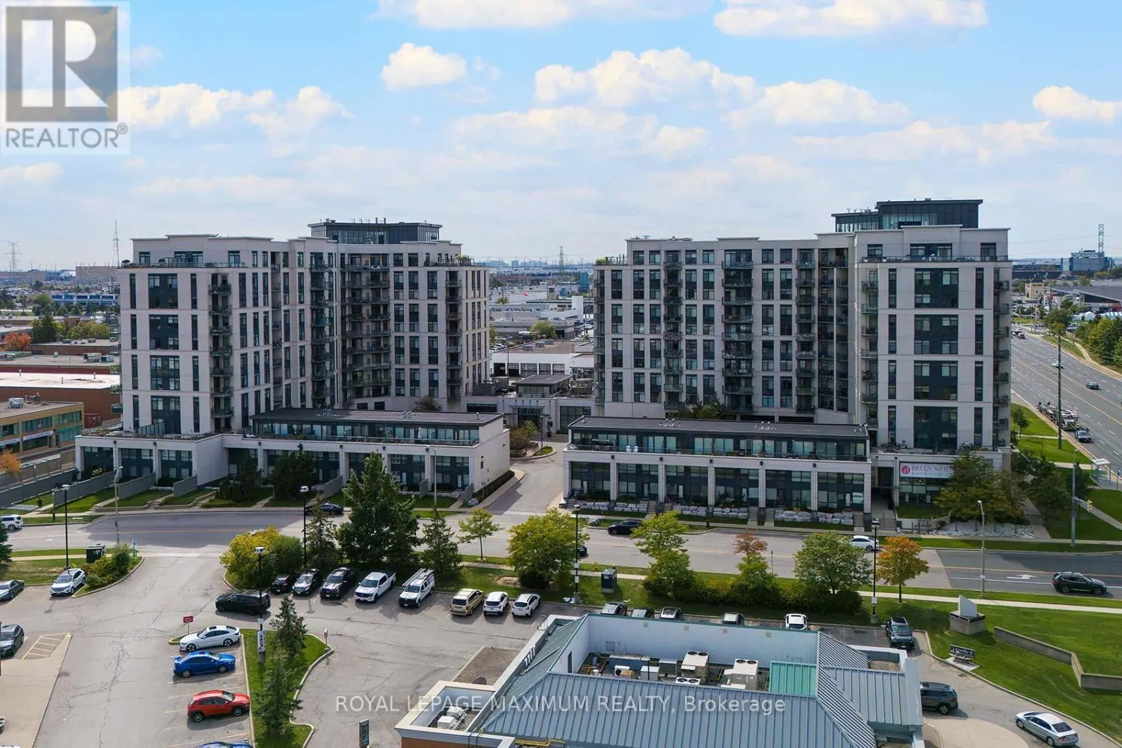 312 - 12 WOODSTREAM BOULEVARD
