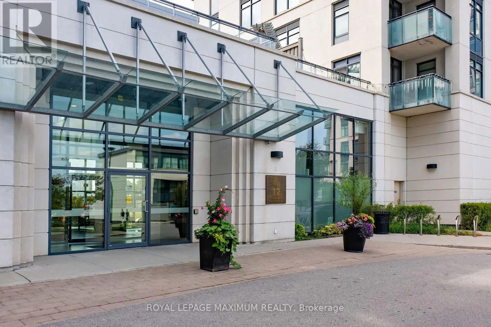 312 - 12 WOODSTREAM BOULEVARD