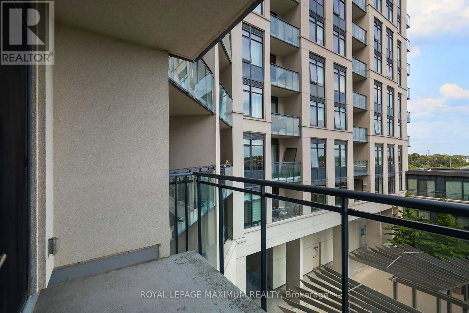 312 - 12 WOODSTREAM BOULEVARD