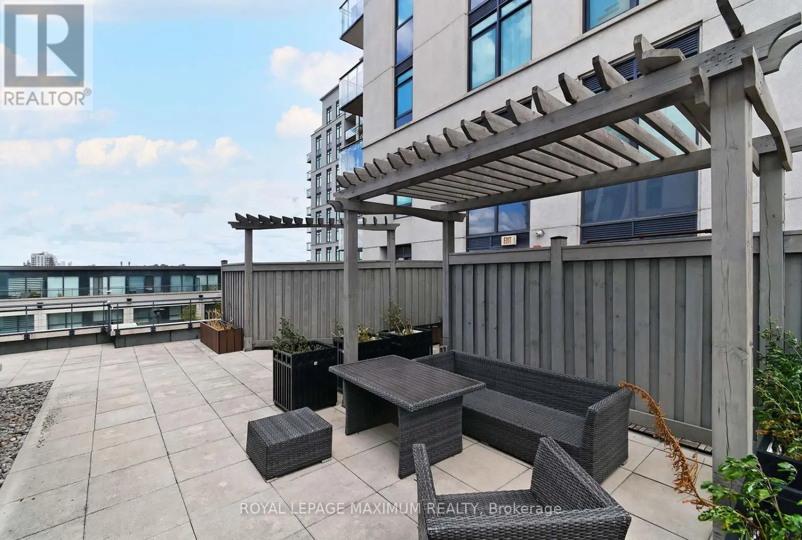 312 - 12 WOODSTREAM BOULEVARD
