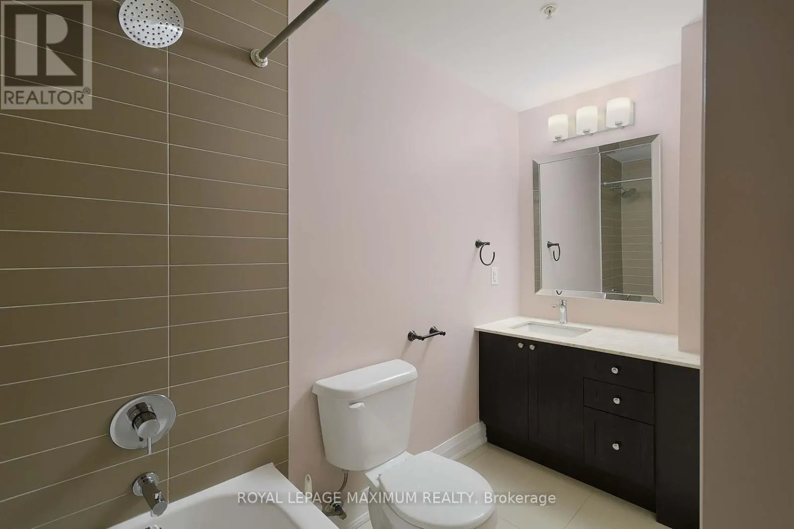 312 - 12 WOODSTREAM BOULEVARD