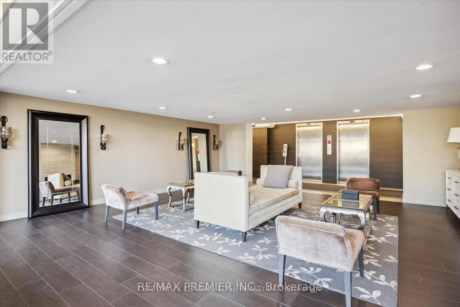 1002 - 7811 YONGE STREET