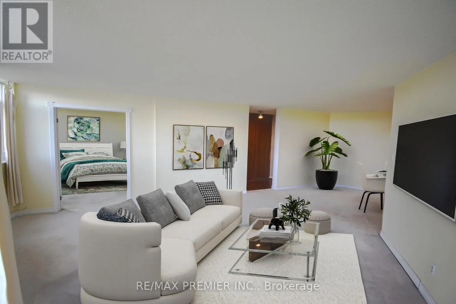 1002 - 7811 YONGE STREET