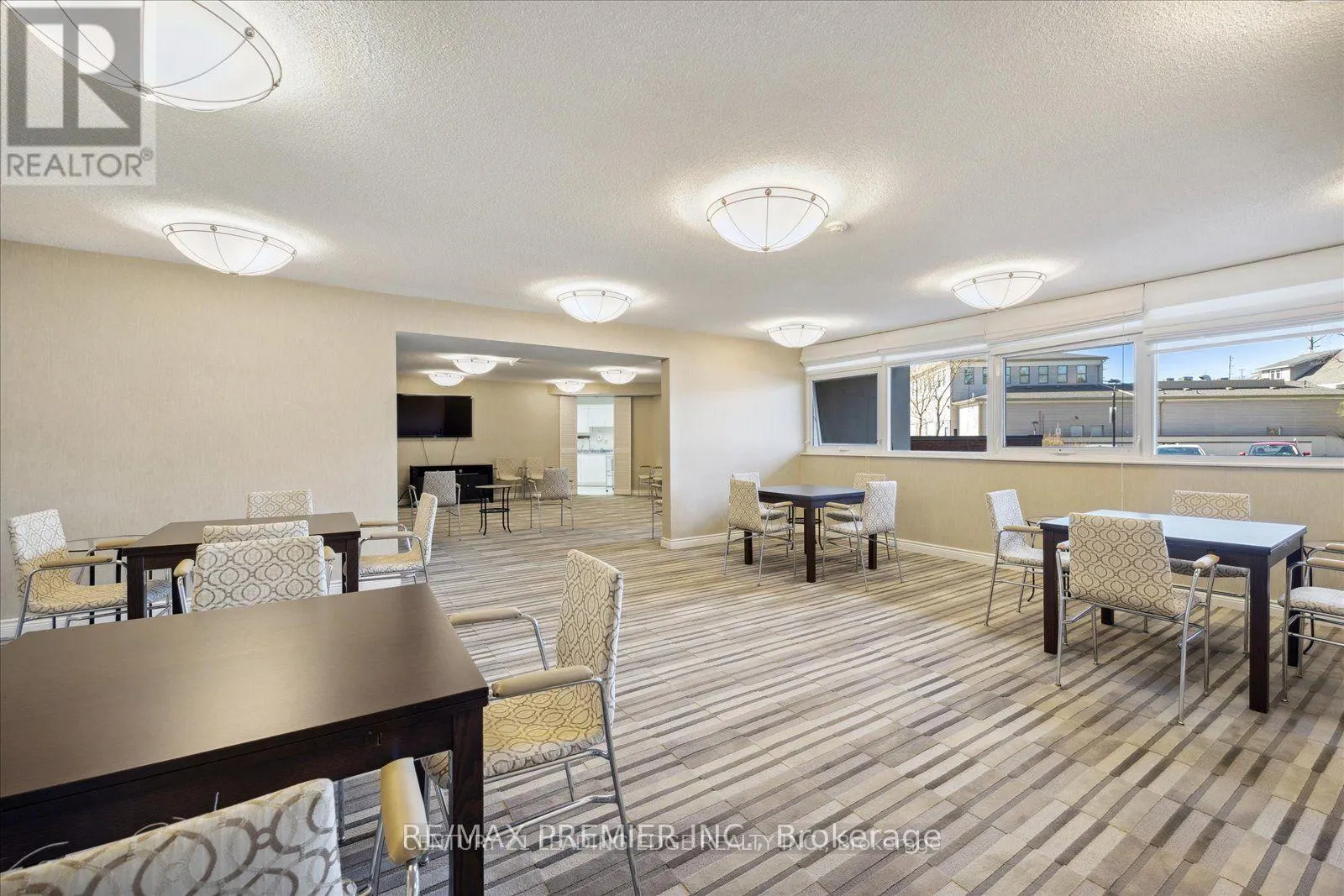 1002 - 7811 YONGE STREET