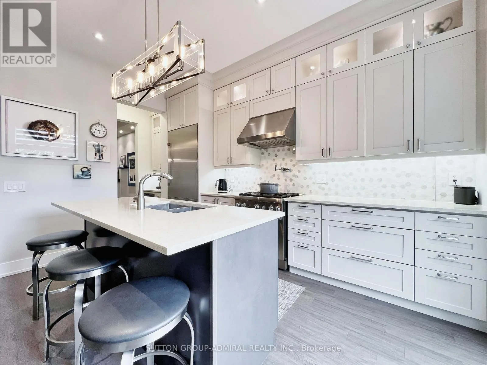 4 SABLE ROAD