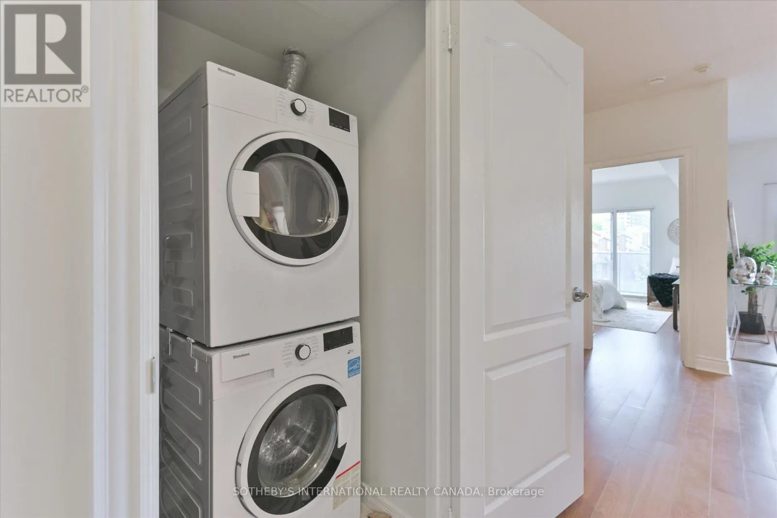 409 - 160 WOODBRIDGE AVENUE