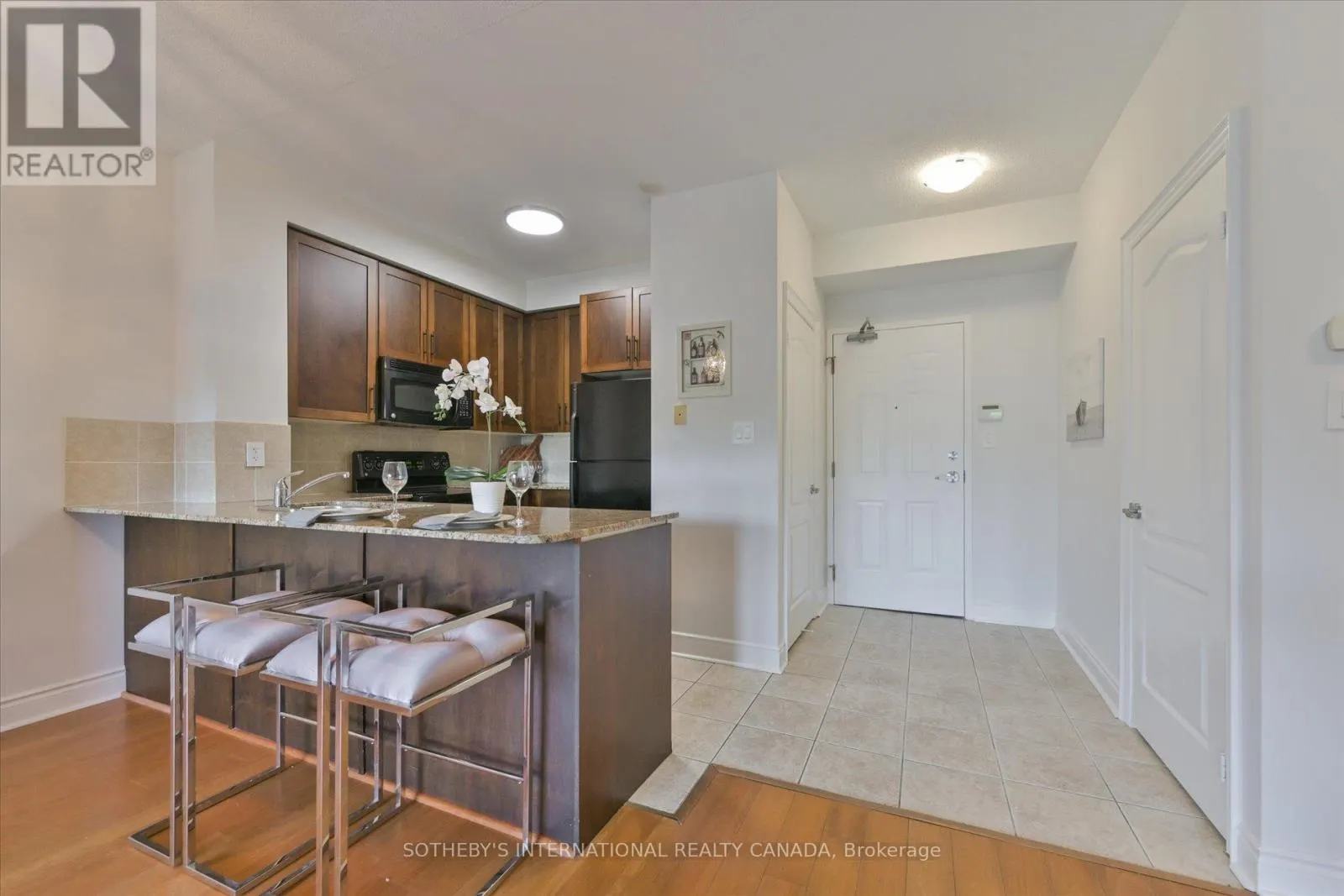 409 - 160 WOODBRIDGE AVENUE